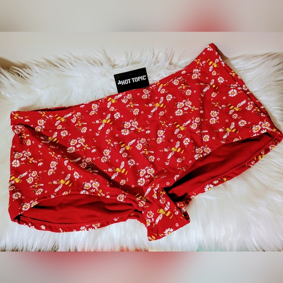 Red Daisy & Bumble Bee Halter Bikini Top & Swim Bottoms Floral Set - Picture 7 of 9